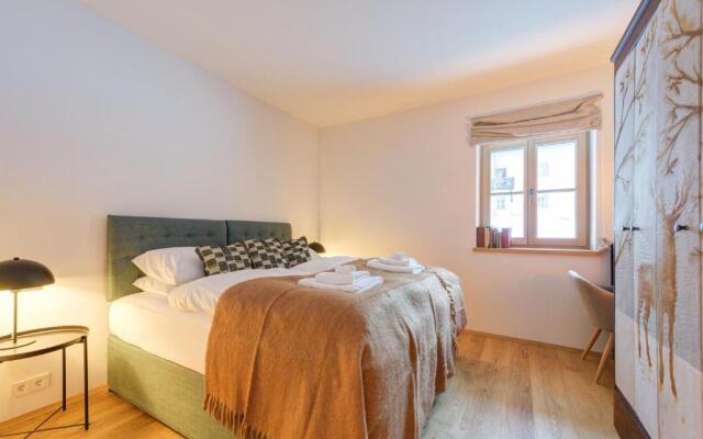Chalet Silver Fox