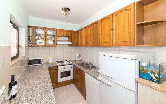 Nice Home in Kastel Novi With Wifi and 5 Bedrooms