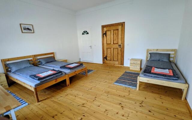 Gästehaus Honigberg next to the Fortified Church of Harman