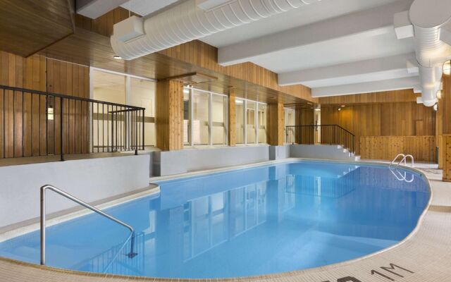 Travelodge Thunder Bay ON