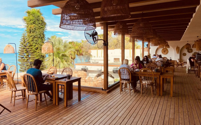 Andiz Beach Hotel