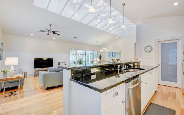 2408 Wilson Street House by RedAwning