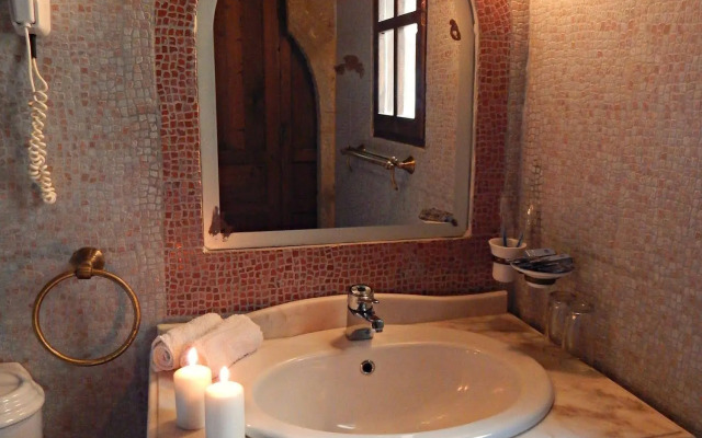 S. Nikolis Historic Boutique Hotel