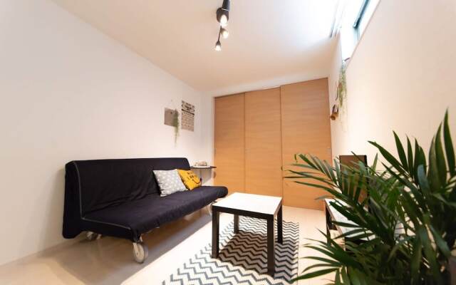 L-style Hanazonocho Apartment A