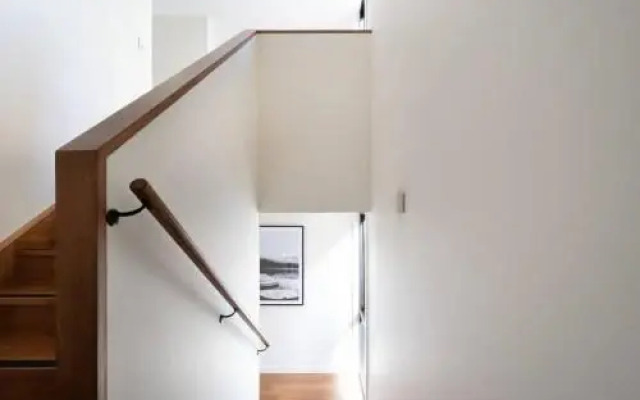 3 Story Townhouse In The Middle Of The City