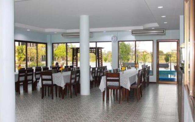 Menam Resort