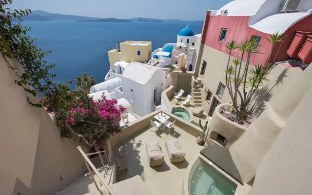 Opsis Cave House