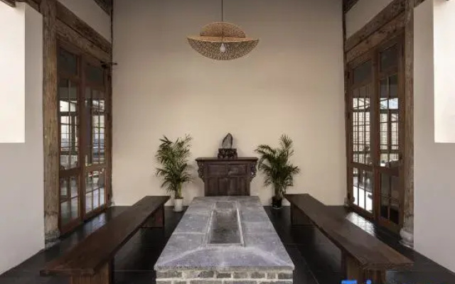 Luobai Homestay (Heshun Ancient Town)