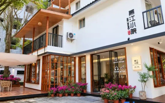 Mujiang Courtyard (Yangshuo West Street) – Exterior – Guilin