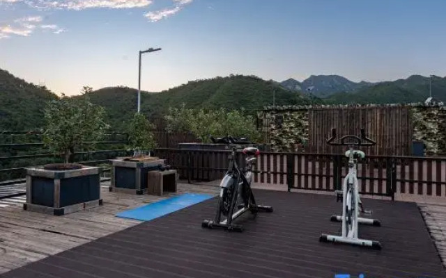 Great Wall Hill Yard