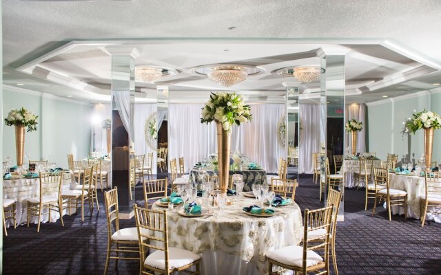 Chateau Louis Hotel & Conference Centre