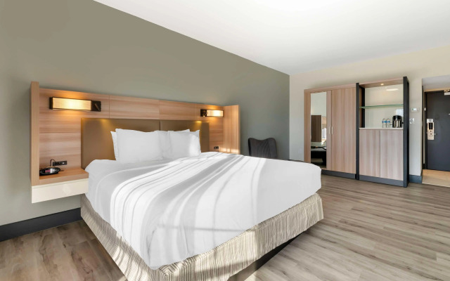 Best Western Plus Atlanta Airport-East