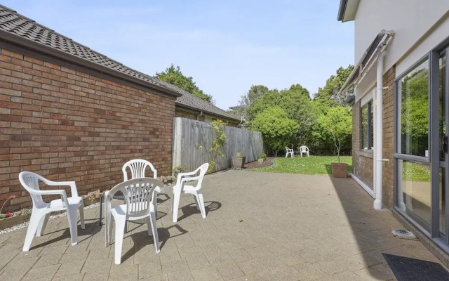 Spacious Family Home -Fully Fenced Yard