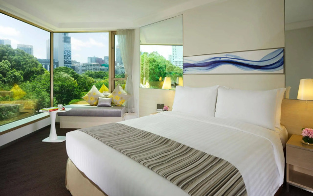 The Royal Pacific Hotel & Towers
