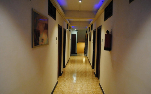 Deluxe Hotel