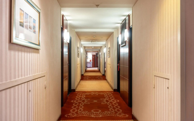 Evergreen Laurel Hotel