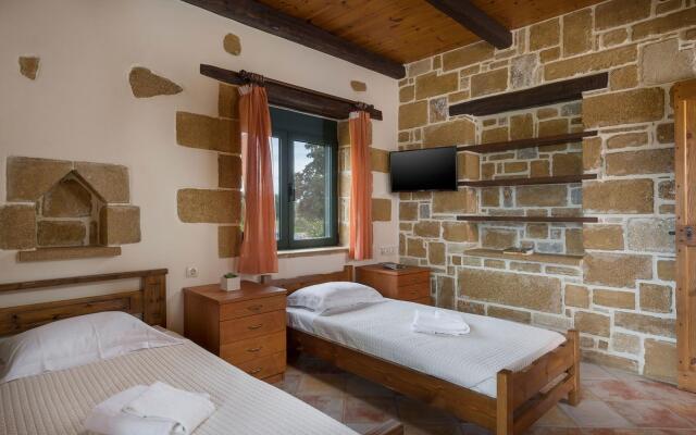 Athina Traditional Villa | Stalos