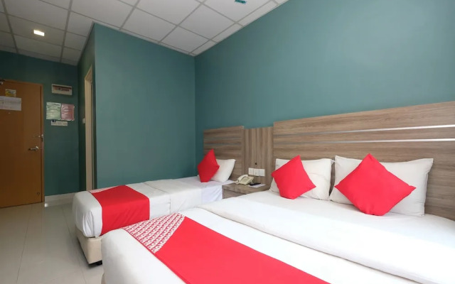 OYO 44023 Mehram Hotel