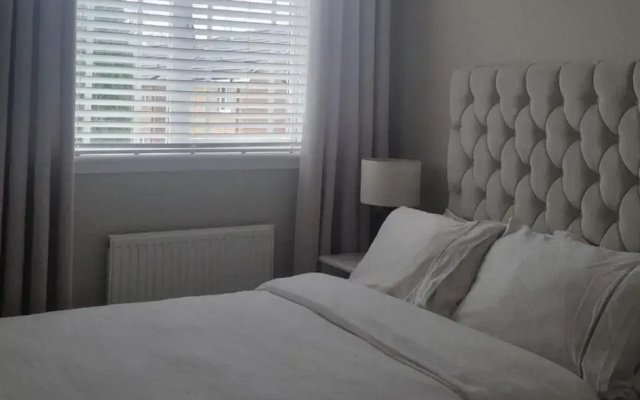 3 Bedroom, Sleeps 6, Free Parking