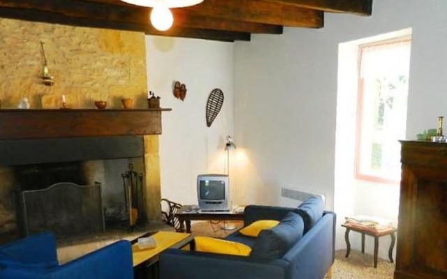 Cosy Holiday Home in Sainte-Croix with Garden