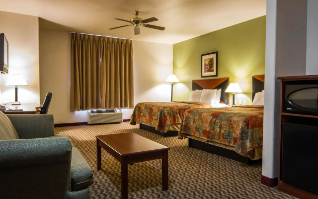 Clarion Inn & Suites Weatherford South