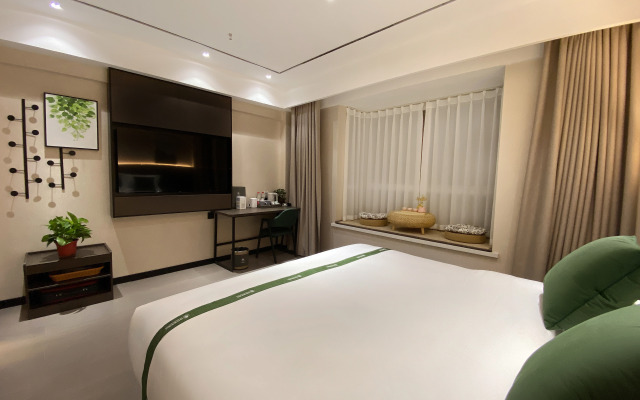 GreenTree Inn Express Hotel((Hebi East Station Store)