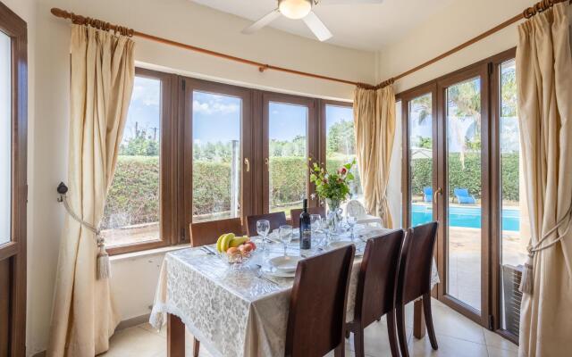 Villa Tsikkos Tessera