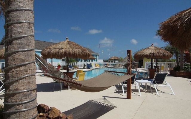 Pool front Paradise PB118