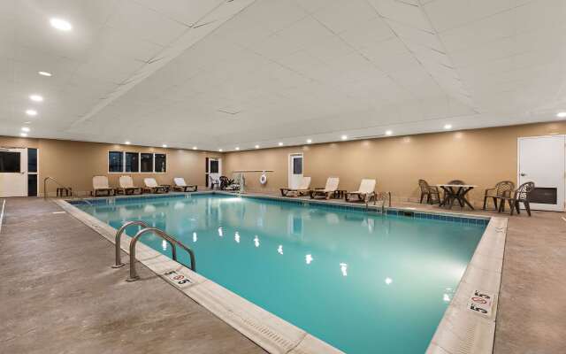 Comfort Suites Nashville near Percy Priest Lake