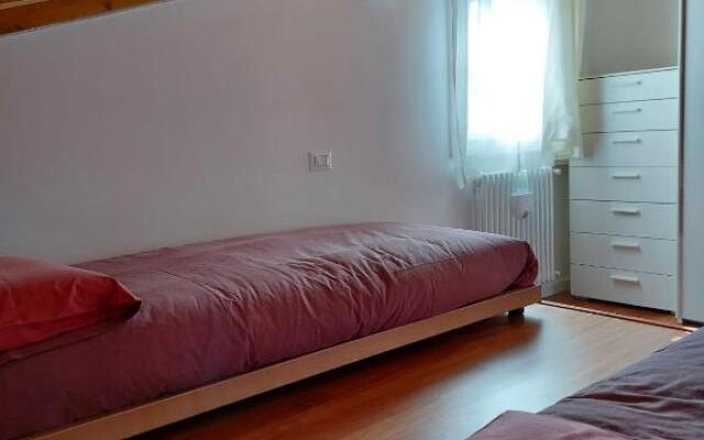 Incantevole appartamento con piscina e vista monti