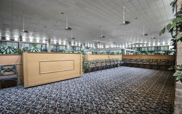 Rodeway Inn & Suites and Conference Center