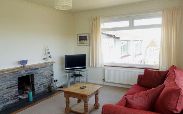15 Churchfields - Bungalow with Estuary Views and Parking