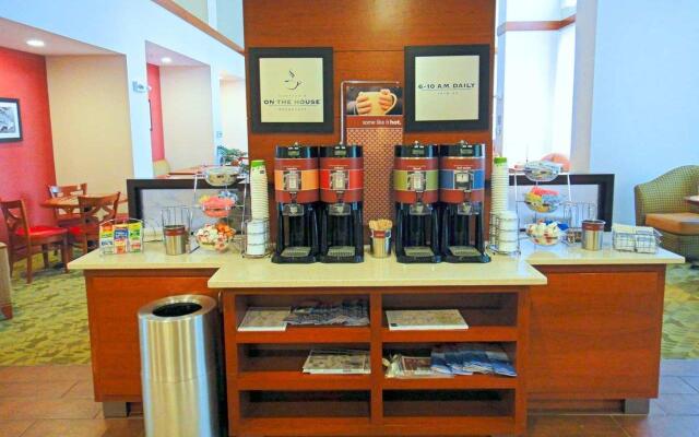 Hampton Inn & Suites Tilton