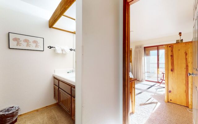 Aspen Creek Shared Amenities - Near Hiking!