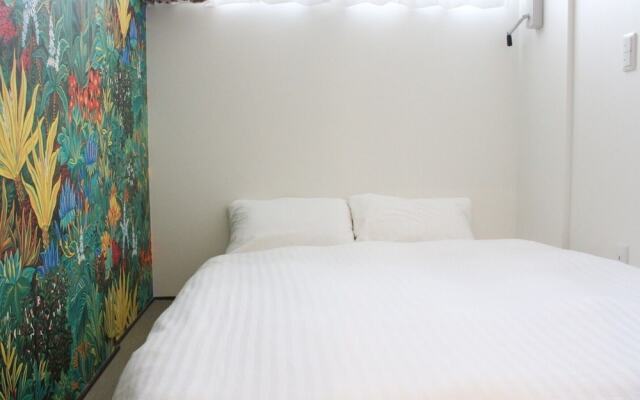 hostel & powder room crane - Caters to Women