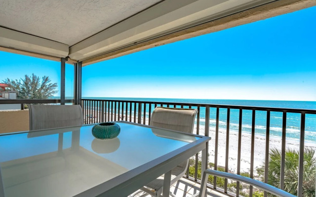 Shorehouse 401 by Vtrips