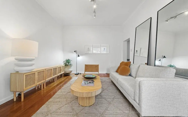 Art Deco Style Apartment