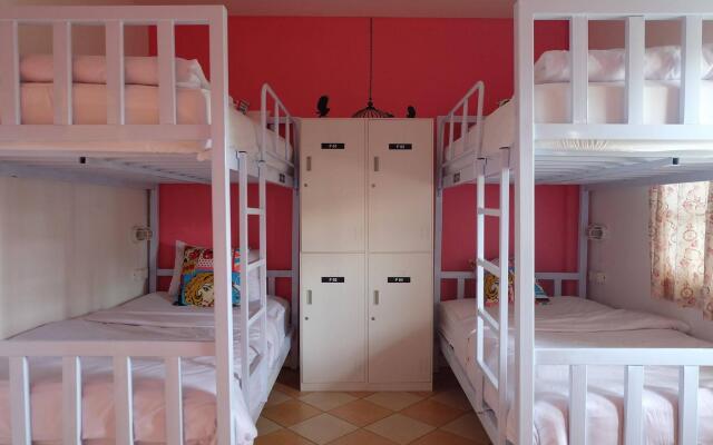 Finlay House - Hostel