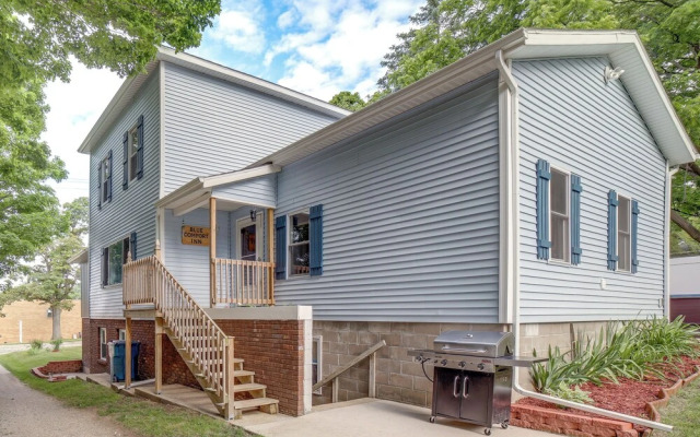 Near Saugatuck Dunes: Pet-friendly Fennville Home!