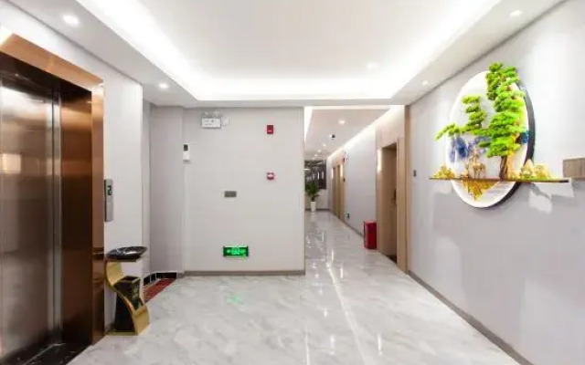 Xiduo Hotel （Ganzi Batang County Government Store）