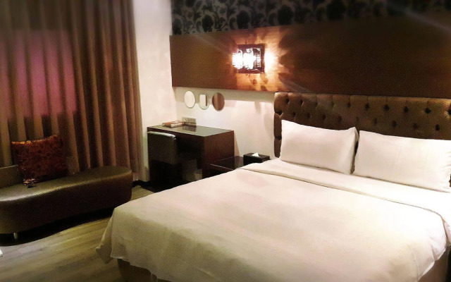 The River Fashion Hotel