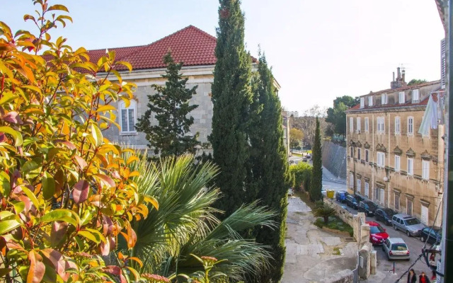 Villa Stone Flower Guest House