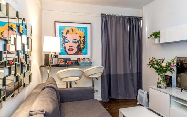 Flat 25 Dudley Court