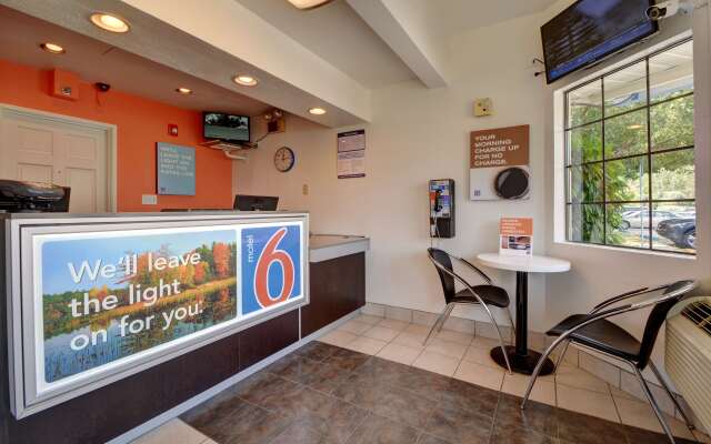 Motel 6 Wethersfield, CT - Hartford