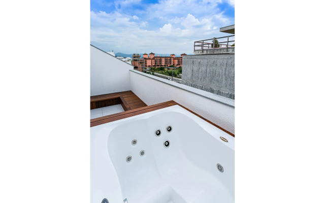 Apto duplex lindo e moderno com jacuzzi JRR410