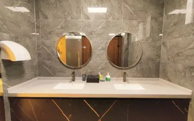 Yipu Relax Garden Hotel (Xi'an Jiaotong University Xianning Road Subway Station Store)