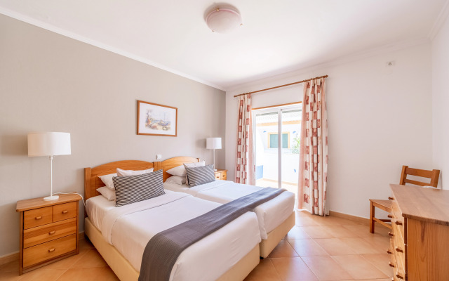Oasis Beach Apartments
