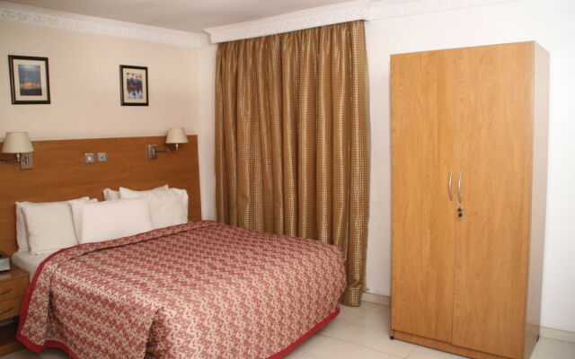 Bec Suites