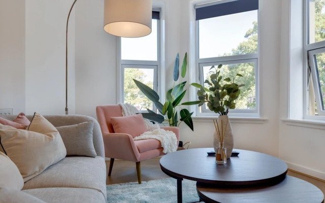 Scarborough 2BR Apt Near Beach & Park