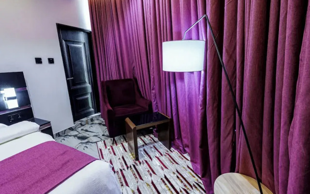 Roston Hotels
